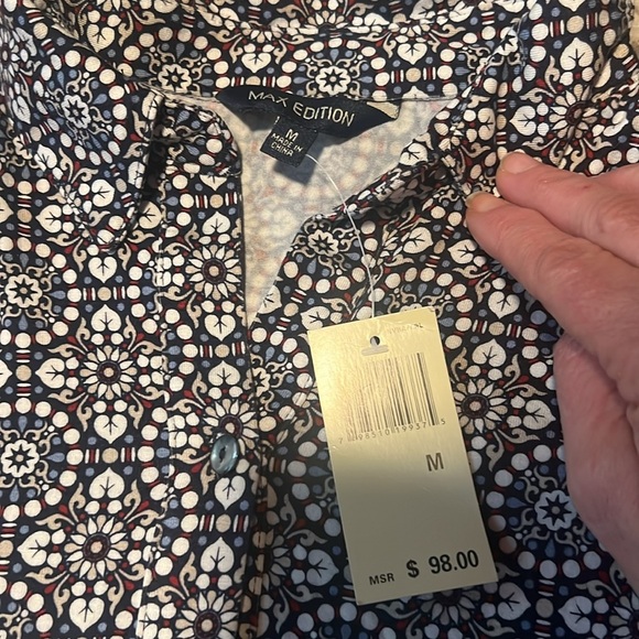 Max edition size medium dress. NWT super soft and stretchy. V neck. - Picture 3 of 5